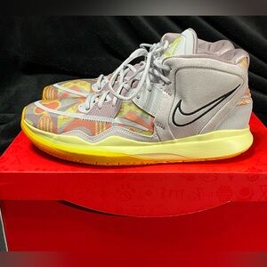 Nike Kyrie Irving Infinity High-Tops. Iris Whisper/Black-Citron Tint